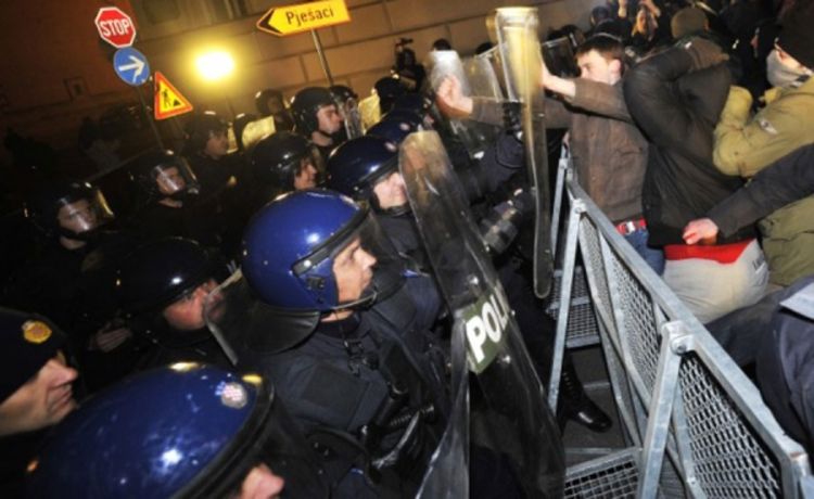Sukob policije i demonstranata u Zagrebu