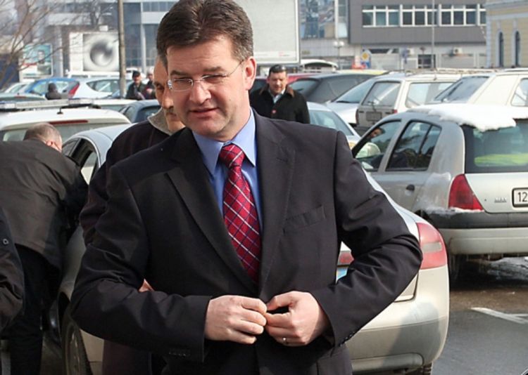 Lajčak: BiH je navikla na štap