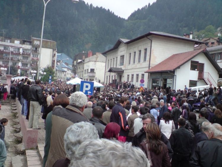 Smanjena primanja funkcionerima u Čajniču