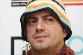 Sergej Trifunović na premijeri u majici s likom generala Jovana Divjaka