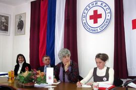 Sve više ugroženih, Crveni krst nemoćan