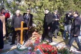 Grob Slobodana Miloševića posjetilo 100 ljudi