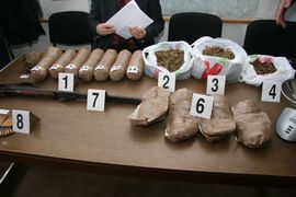 Oduzeta bomba i 3,85 kilograma droge