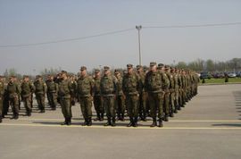 Pripadnik oružanih snaga ukrao tri puške i pištolja iz kasarne ...