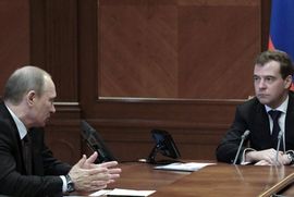 Putin iznio lično gledište, Medvedev zvaničnu poziciju