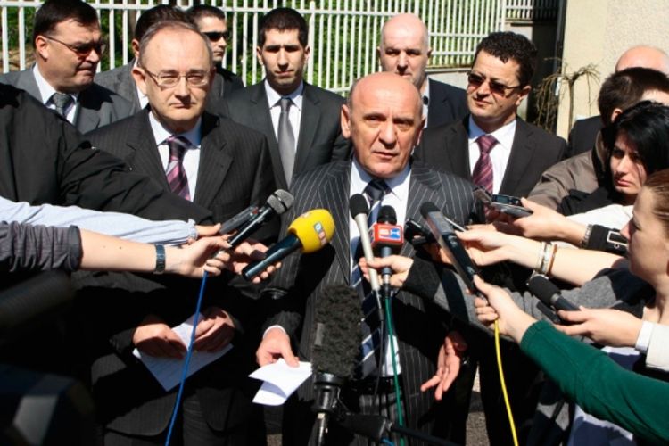 Vlast do kraja marta sa ili bez dva HDZ-a
