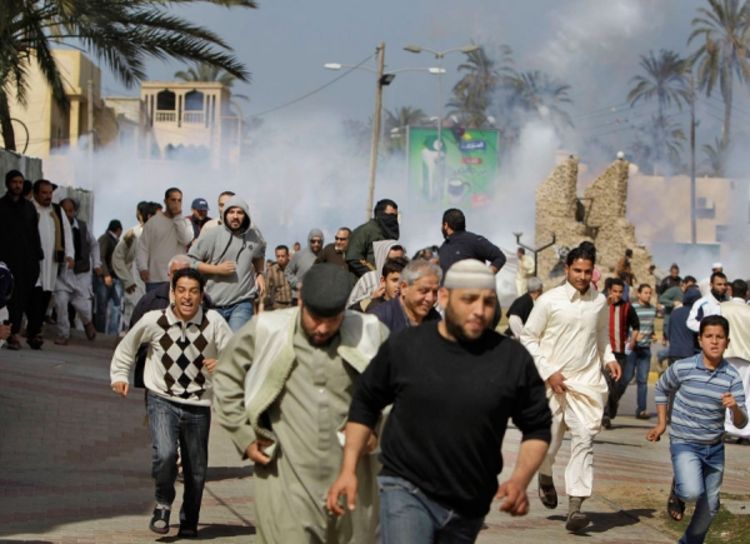 Tripoli: Ispaljen suzavac na antirežimske demonstrante