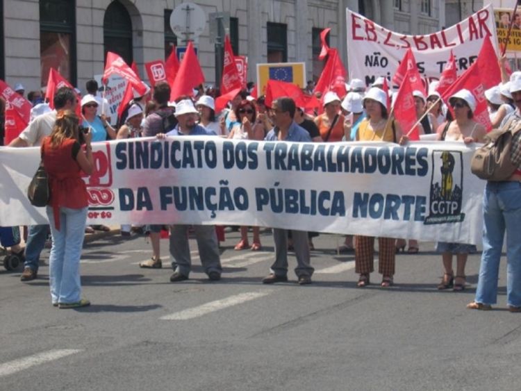 Stotine hiljada Portugalaca protestovalo protiv Vladinih mjera