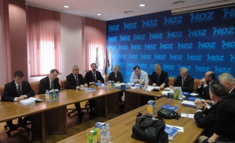 HDZ-ovi ne priznaju protivustavnu vlast