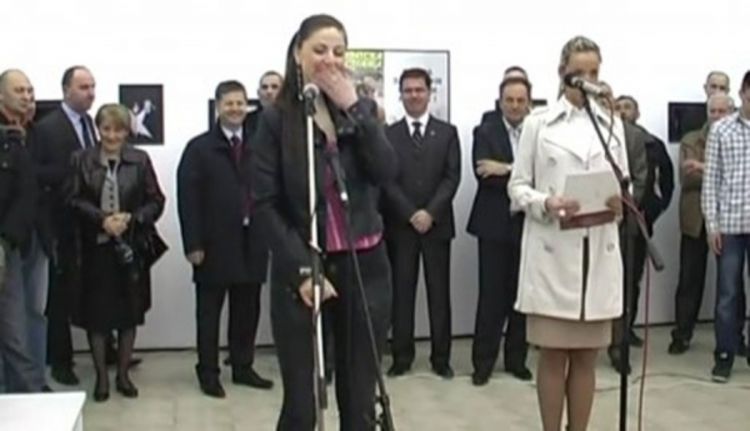 DS zabranio omladinki sa Youtubea da daje izjave