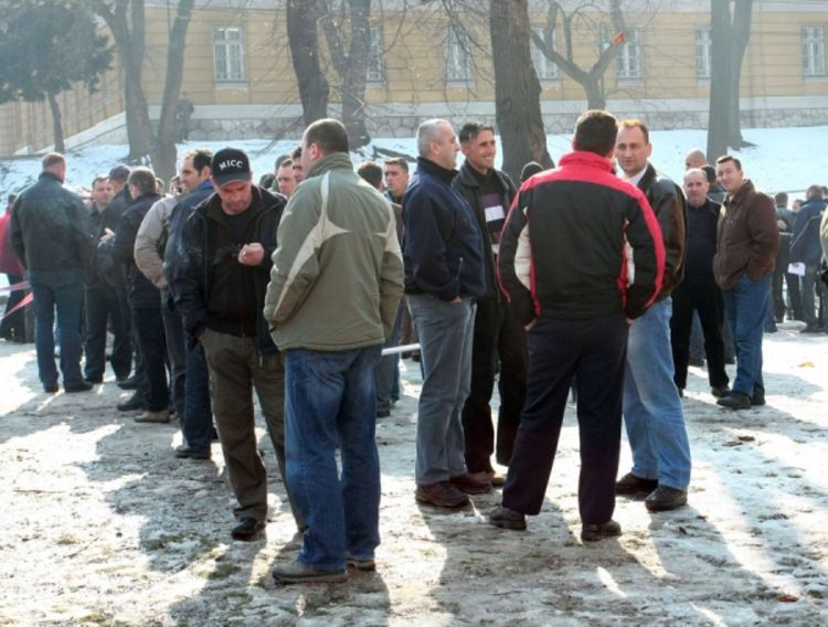 Otpušteni vojnici se plaše da će izgubiti penzije