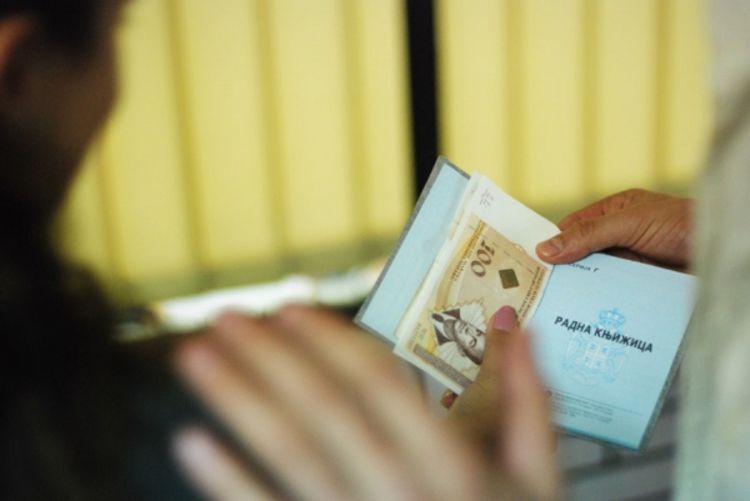 Polovina građana spremna dati mito