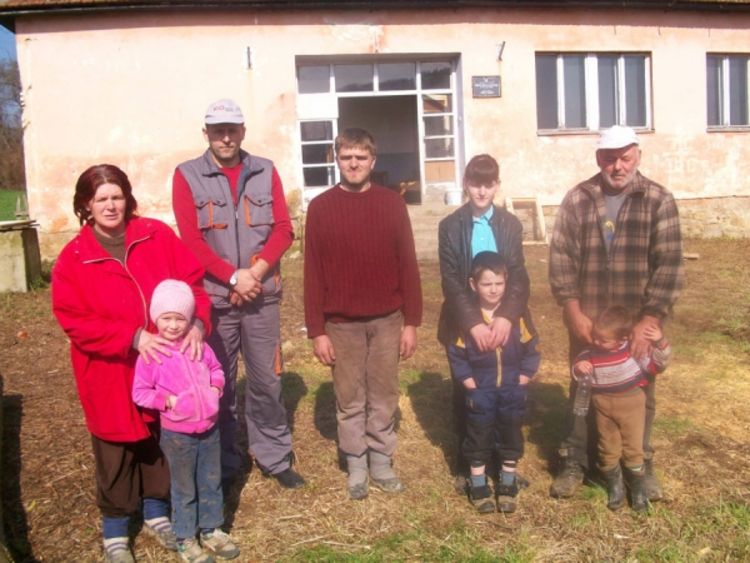Seoska škola utočište porodici Jeftić