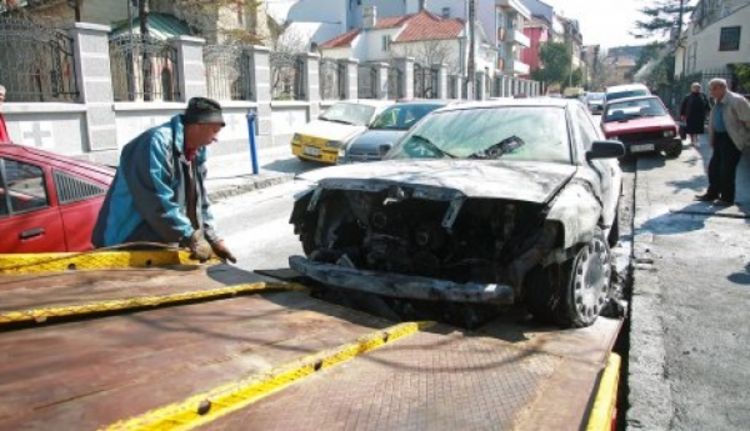 Zapalio se automobil Vlade Srbije
