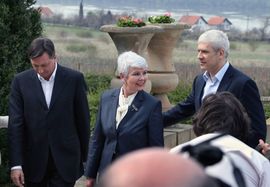 Sastanak Tadić, Kosor i Pahor: Pitanje tužbe i kontratužbe nije ...