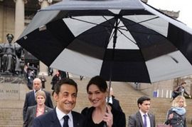 Blindirani kišobran za Sarkozija