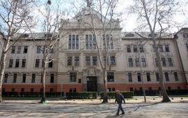 Profesor prisilio dječaka na oralni seks prijeteći mu jedinicom