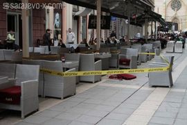 Mladić izboden nožem u bašti kafića u centru Sarajeva