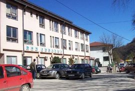 Dom zdravlja  Gračanici: Zvucima sirene upozoravali na otežane uslove ...