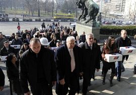 Danas miting SNS-a u Beogradu: Nikolićeva tajanstvena ponuda Tadiću