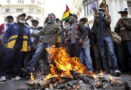 Sukobi demonstranata i policije u Boliviji