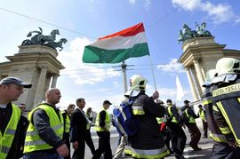 Policajci i vojnici protestovali u Budimpešti
