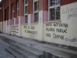 Grafiti sa porukama podrške hrvatskim generalima u Livnu