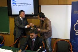 Hariju Varešanoviću prvi pasoš za robu