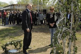Na Adi Ciganliji otkriven spomenik Momi Kaporu