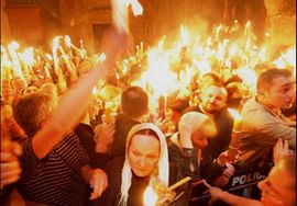 Zapaljen sveti oganj u Jerusalimu