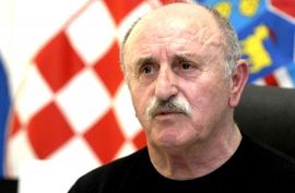 Vekić: Mesić žali za spaljenim četničkim kućama
