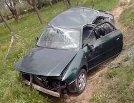 Tri osobe povrijeđene kada je audi sletio sa puta