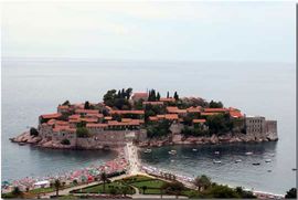Budva: Nastavlja se sporna izgradnja crkve Aleksandra Nevskog