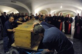 Ekshumirani posmrtni ostaci pape Jovana Pavla Drugog