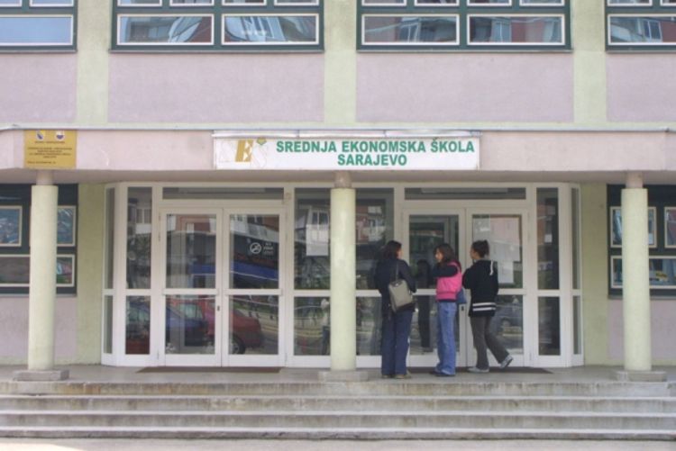 Jedino u prosvjeti manja primanja