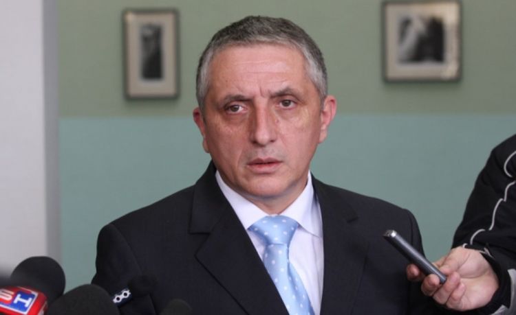 Prvi čovjek policije RS za dlaku izbjegao nesreću: Ministar Čađo povrijeđen u saobraćajki