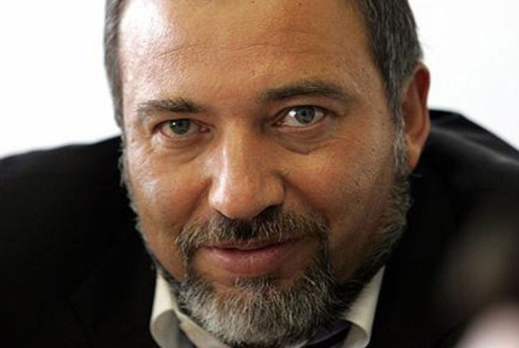Liberman dao radiju izjavu iz toaleta