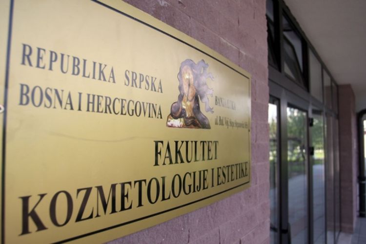 Studij poništen, studenti prijete tužbama