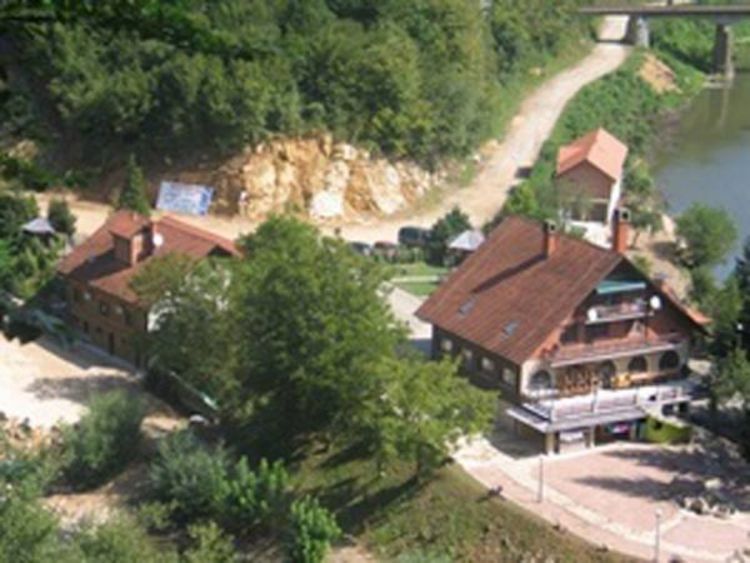 Doboj: Udavio ženu u motelskoj sobi