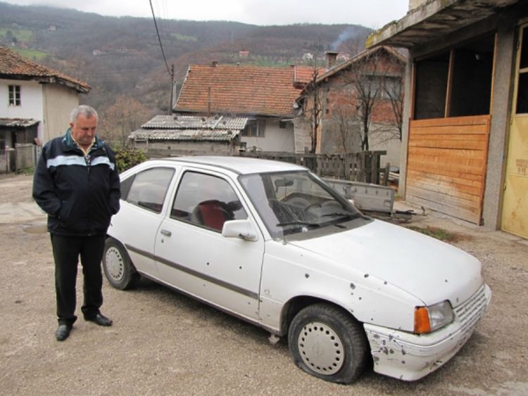 Tri godine robije za napad na inspektora
