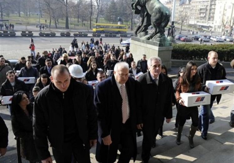 Danas miting SNS-a u Beogradu: Nikolićeva tajanstvena ponuda Tadiću