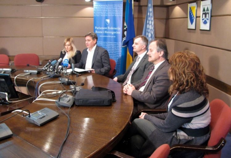 Federalni parlament 27. aprila o referendumskoj odluci Skupštine RS