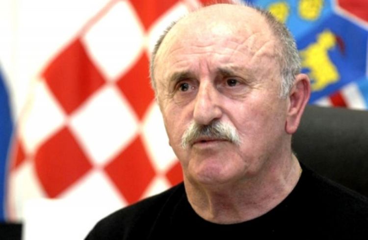 Vekić: Mesić žali za spaljenim četničkim kućama