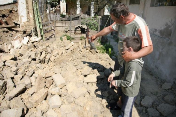 Tragedija: Mladići srušili zid koji je ubio dječaka (Foto)
