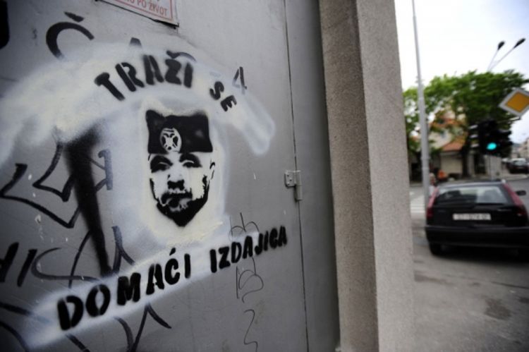 Mesić osvanuo sa šajkačom na glavi (Foto)