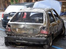 Izgorjeli prizemlje kuće i golf dvojka u Bugojnu