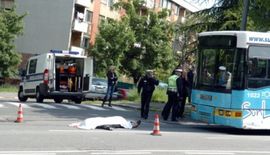 Žena izvršila samoubistvo bacivši se pod autobus