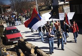 Štrpce: Albanci traže skidanje zastave Srbije
