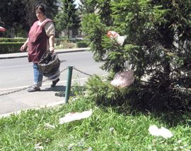Najzagađeniji u regionu: Milijarde kesa u BiH odbačene u prirodu