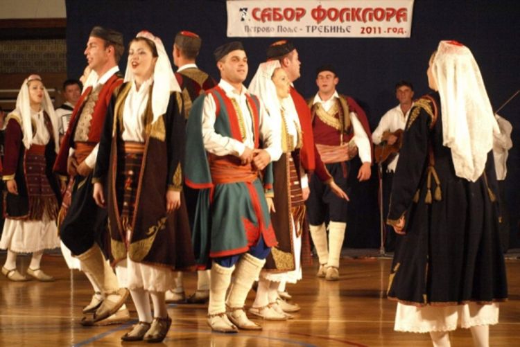 Folkorom čuvaju tradiciju